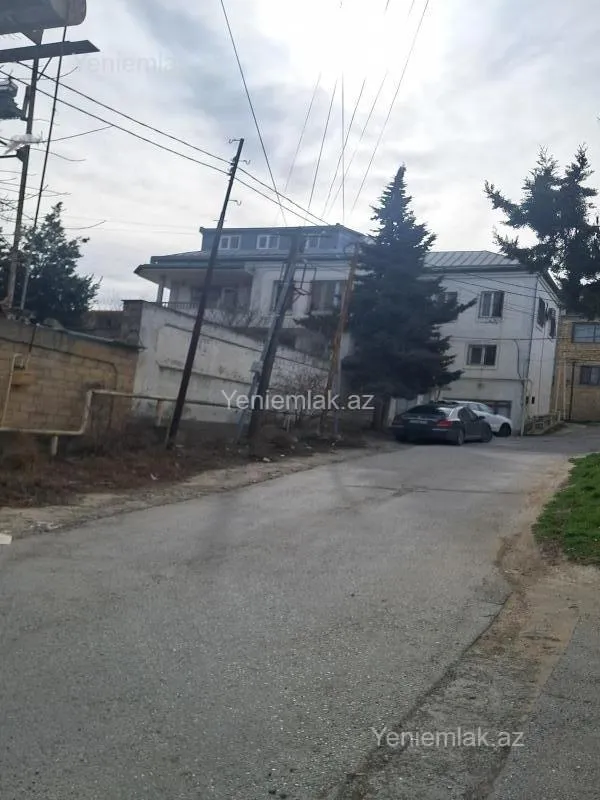 Satılır 6 otaqlı həyət evi 300 m²