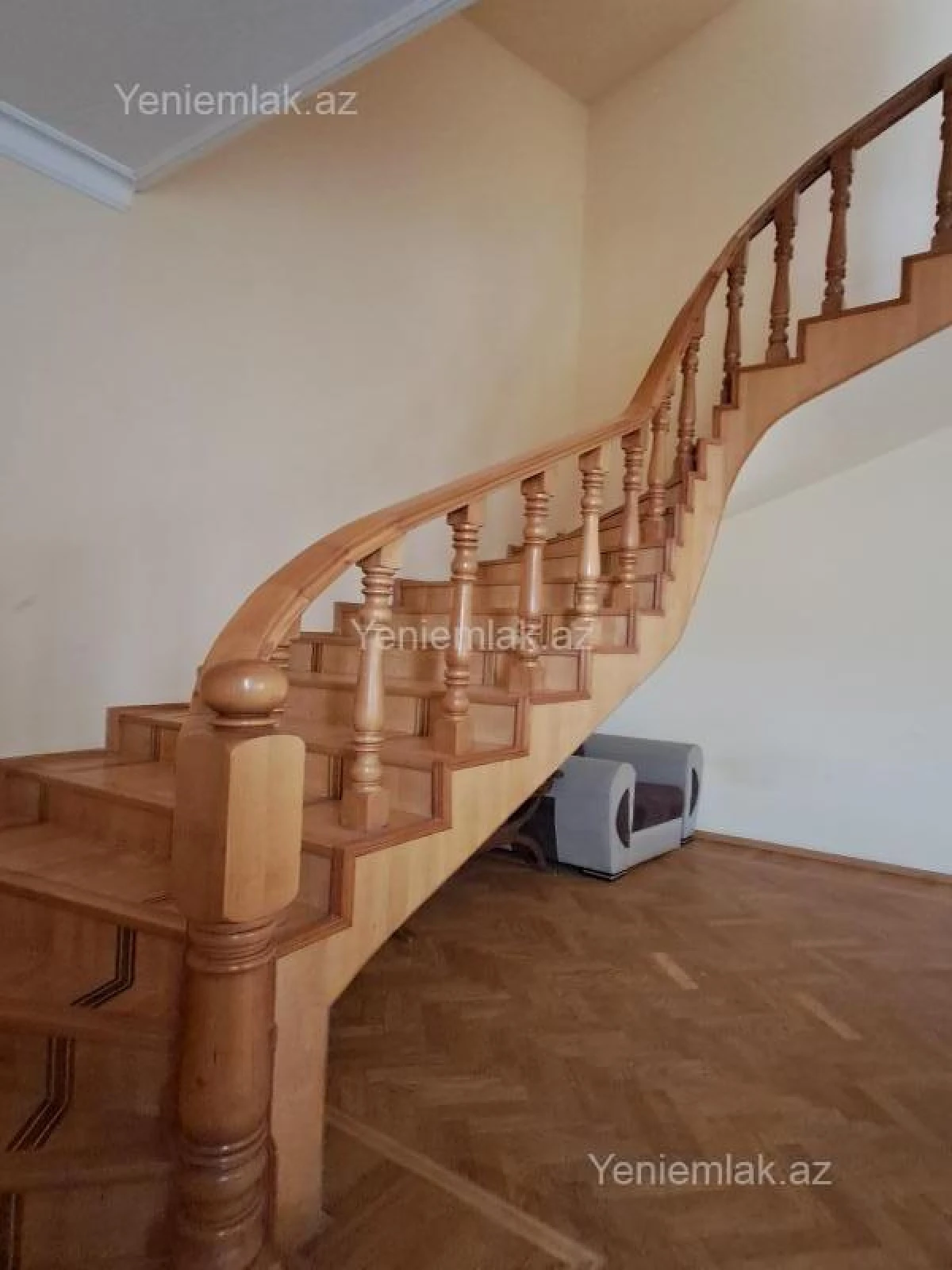 Satılır 6 otaqlı həyət evi 300 m²