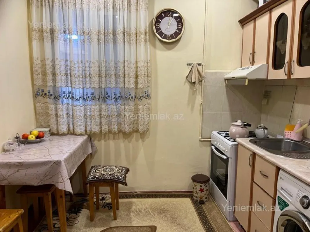 Satılır 3 otaqlı köhnə tikili 70 m²