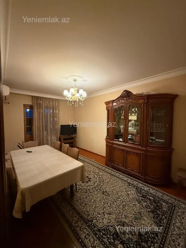 Satılır 4 otaqlı köhnə tikili 110 m²