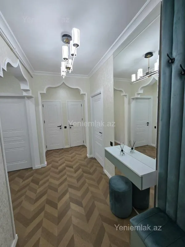 Satılır 3 otaqlı köhnə tikili 80 m²