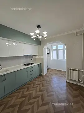 Satılır 3 otaqlı köhnə tikili 80 m²