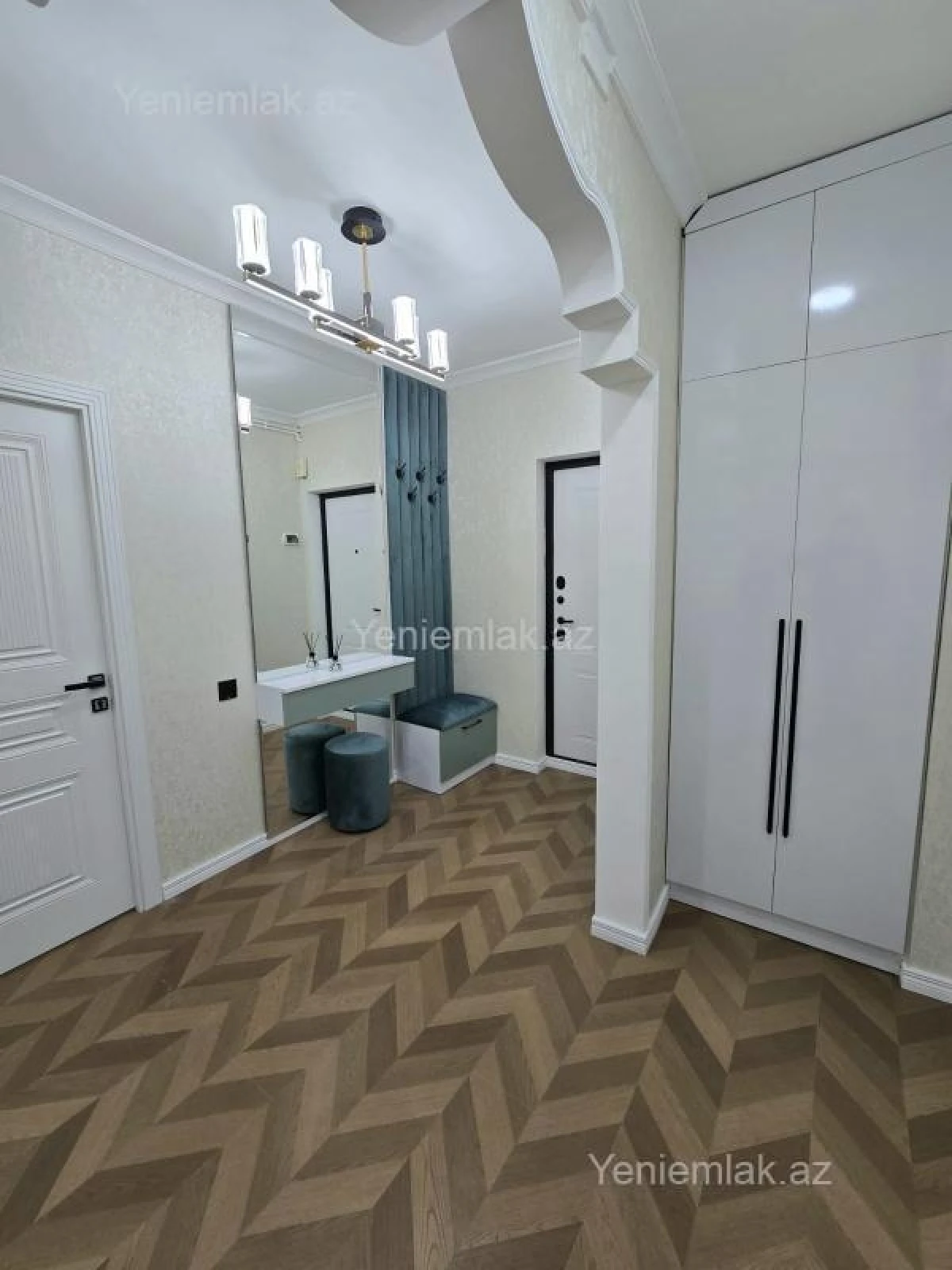Satılır 3 otaqlı köhnə tikili 80 m²