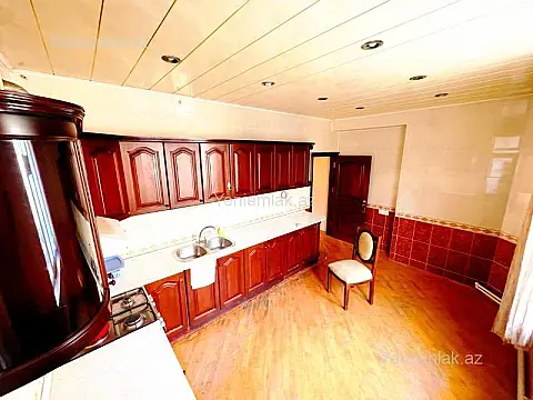 Satılır 4 otaqlı yeni tikili 175 m²