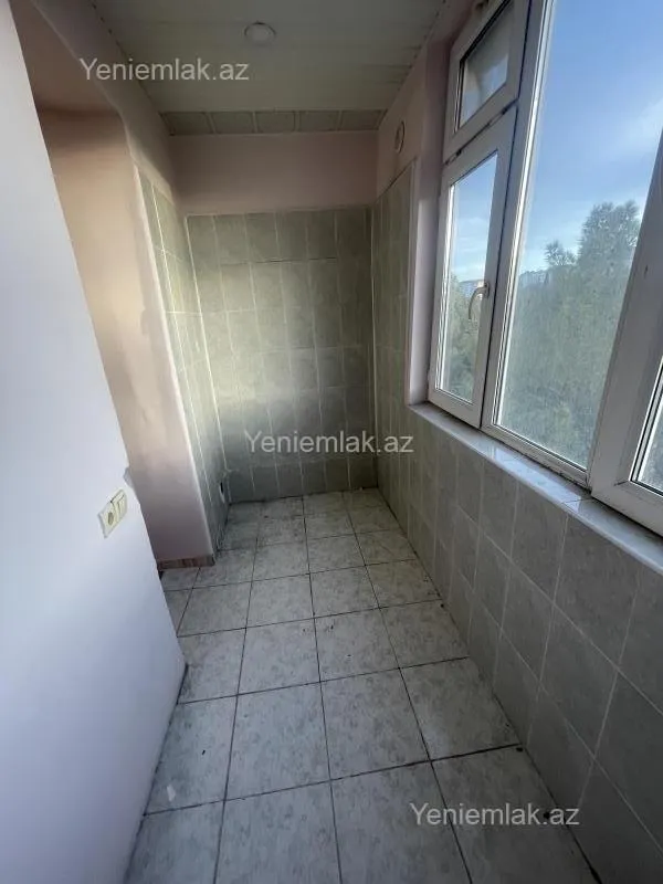 Satılır 2 otaqlı köhnə tikili 56 m²