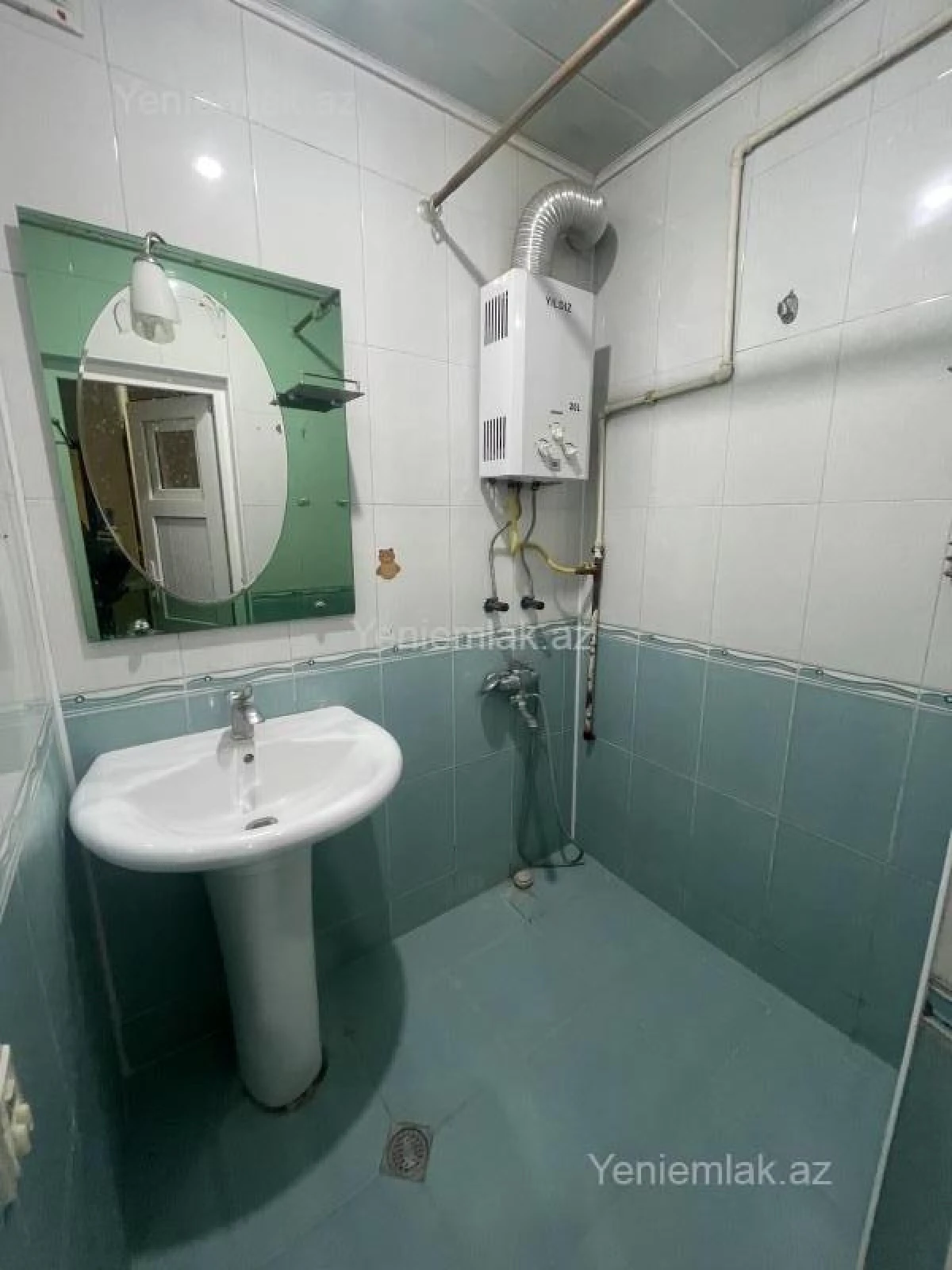 Satılır 2 otaqlı köhnə tikili 56 m²