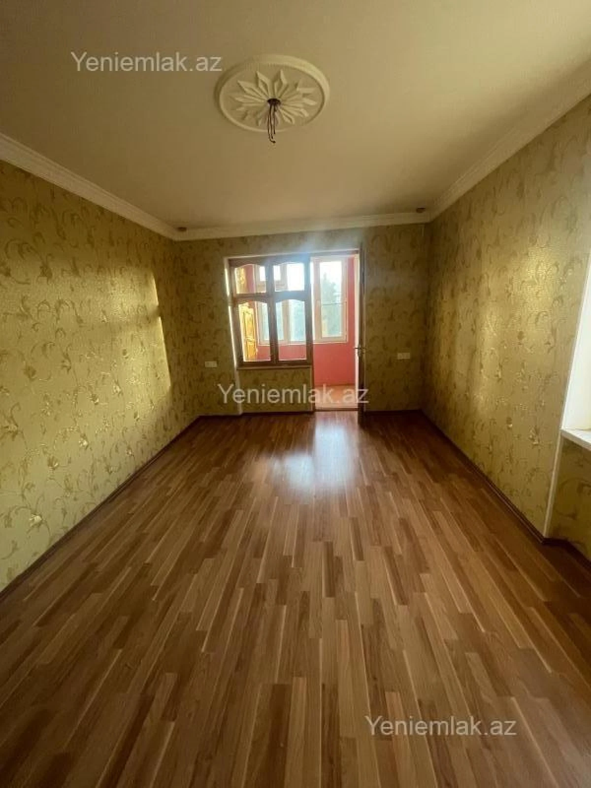 Satılır 2 otaqlı köhnə tikili 56 m²