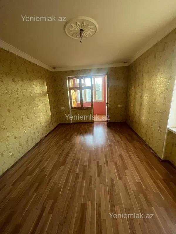 Satılır 2 otaqlı köhnə tikili 56 m²