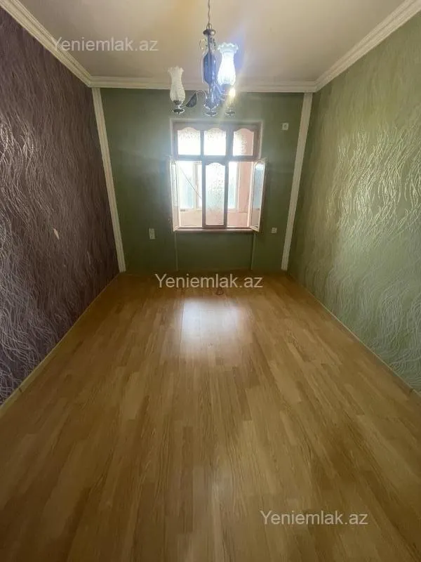 Satılır 2 otaqlı köhnə tikili 56 m²
