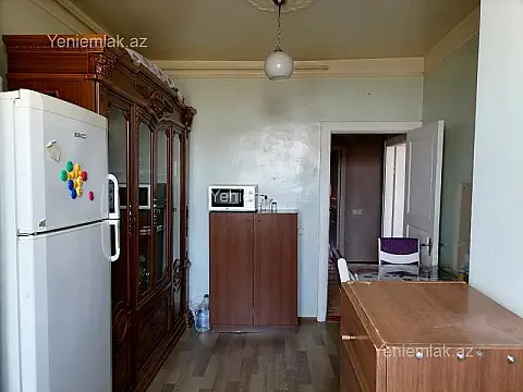 Satılır 3 otaqlı köhnə tikili 60 m²