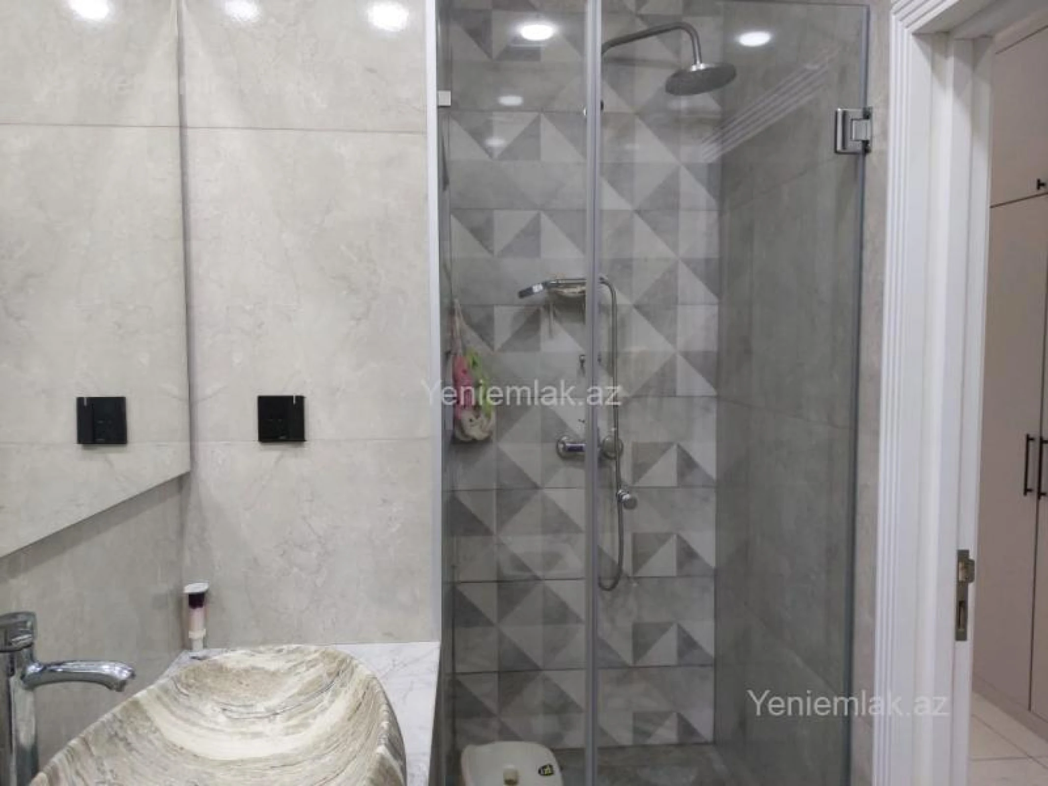 Satılır 3 otaqlı yeni tikili 105 m²