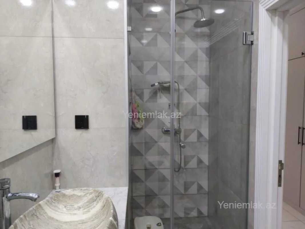 Satılır 3 otaqlı yeni tikili 105 m²