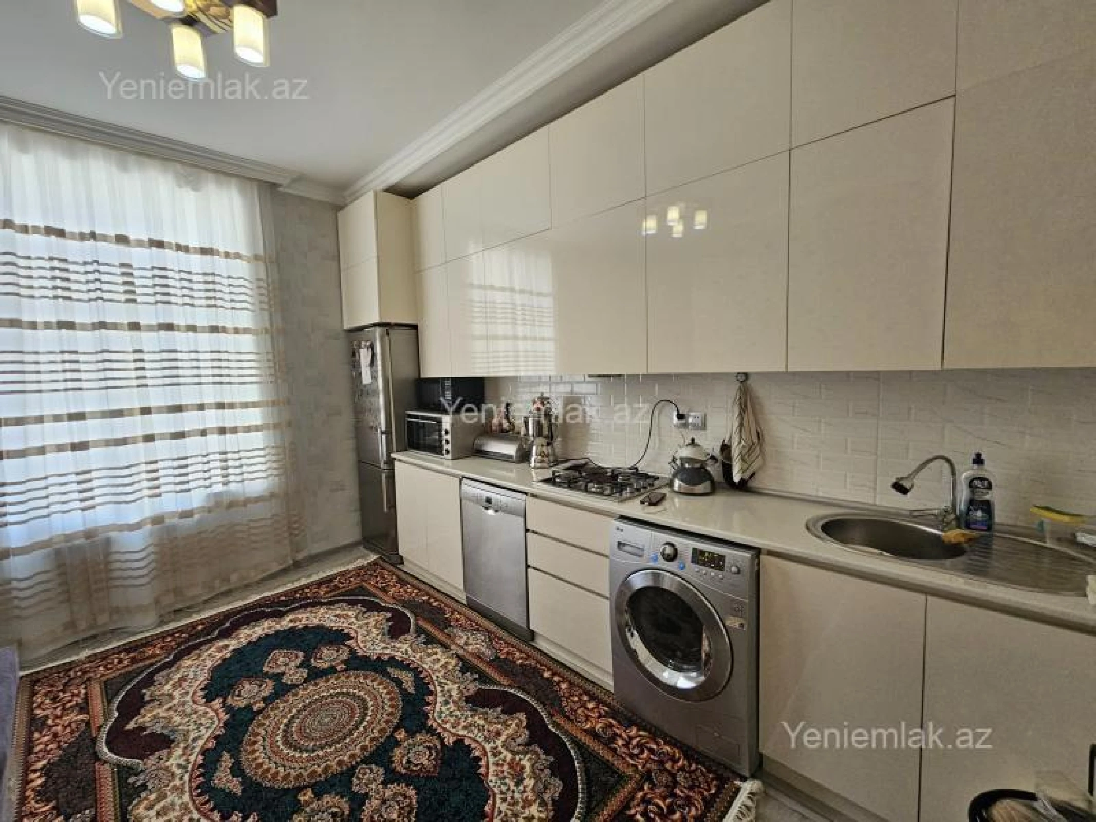 Satılır 4 otaqlı həyət evi 132 m²