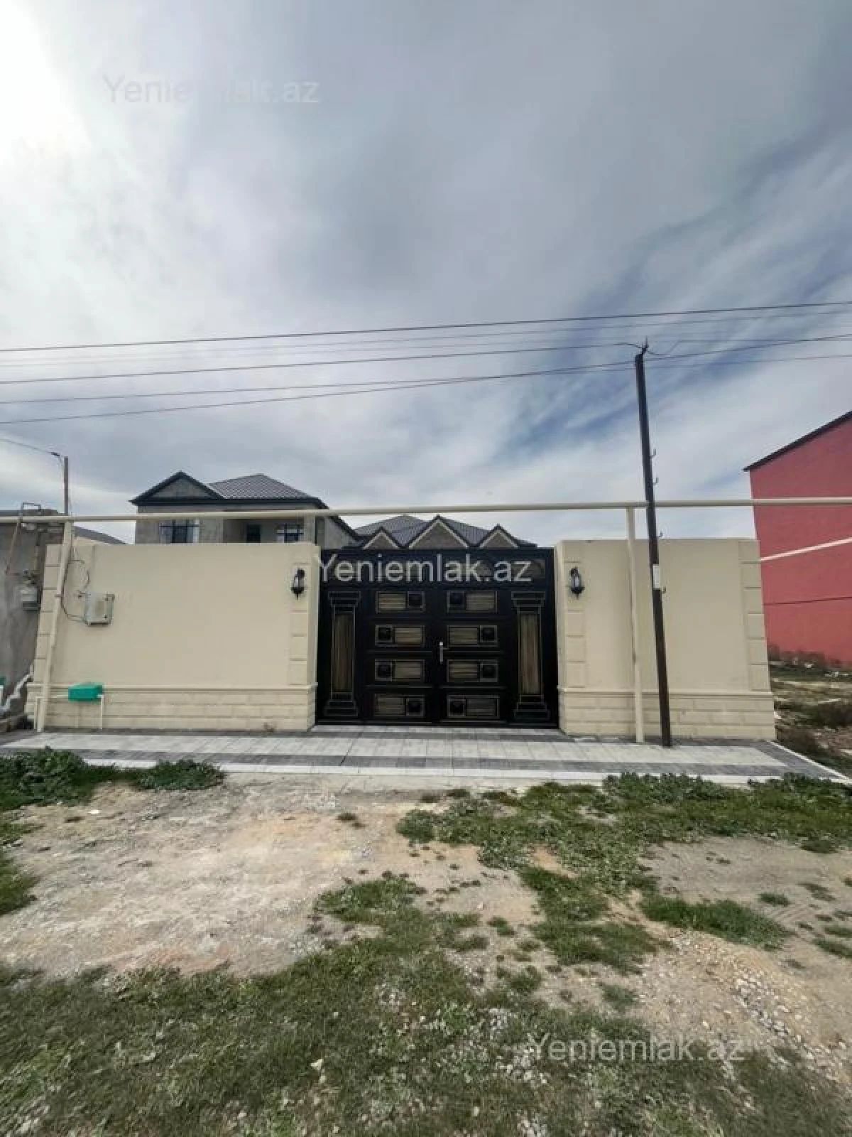 Satılır 4 otaqlı həyət evi 140 m²