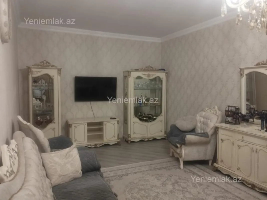 Satılır 5 otaqlı həyət evi 180 m²