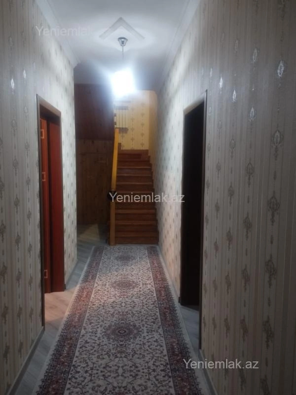 Satılır 5 otaqlı həyət evi 180 m²