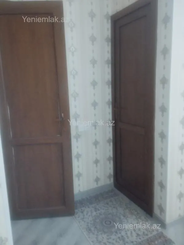 Satılır 5 otaqlı həyət evi 180 m²
