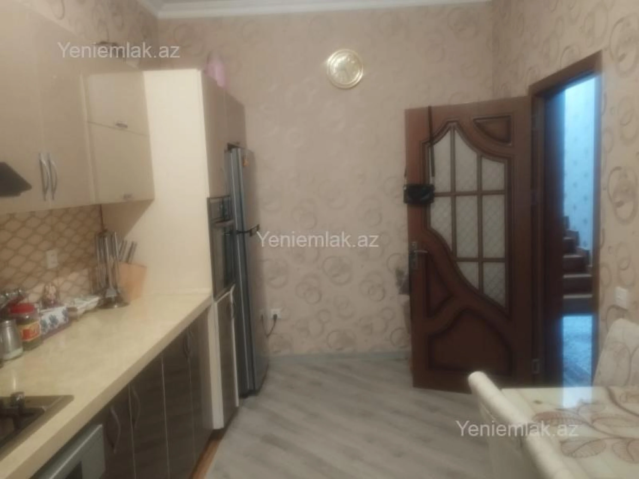 Satılır 5 otaqlı həyət evi 180 m²