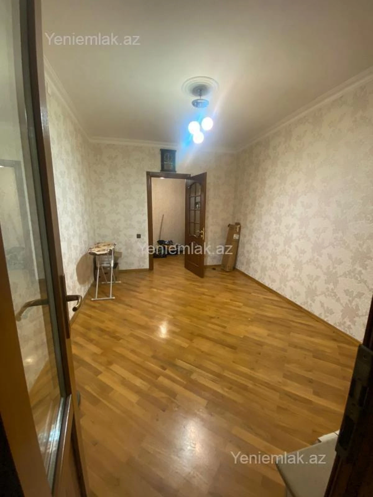 Satılır 3 otaqlı köhnə tikili 90 m²