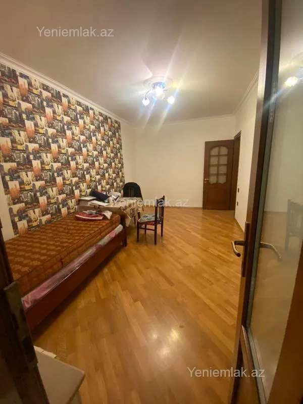 Satılır 3 otaqlı köhnə tikili 90 m²