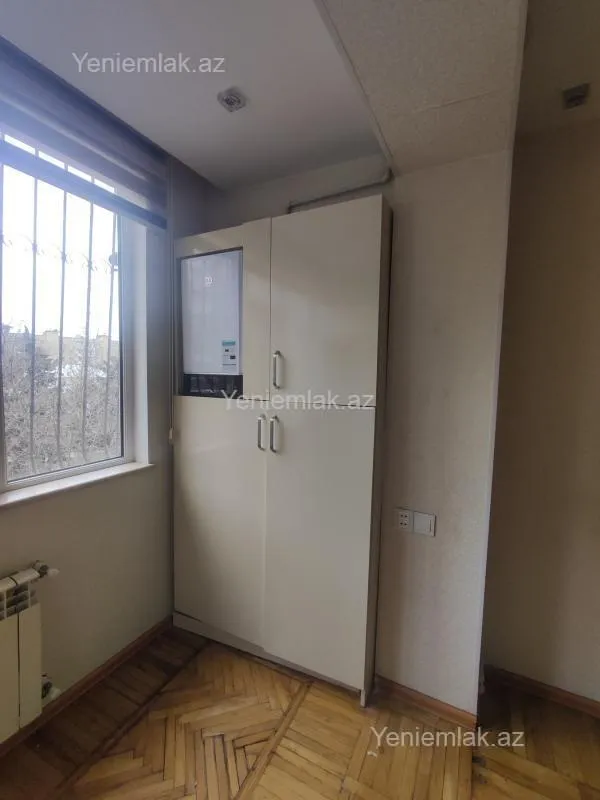 Satılır 5 otaqlı köhnə tikili 120 m²