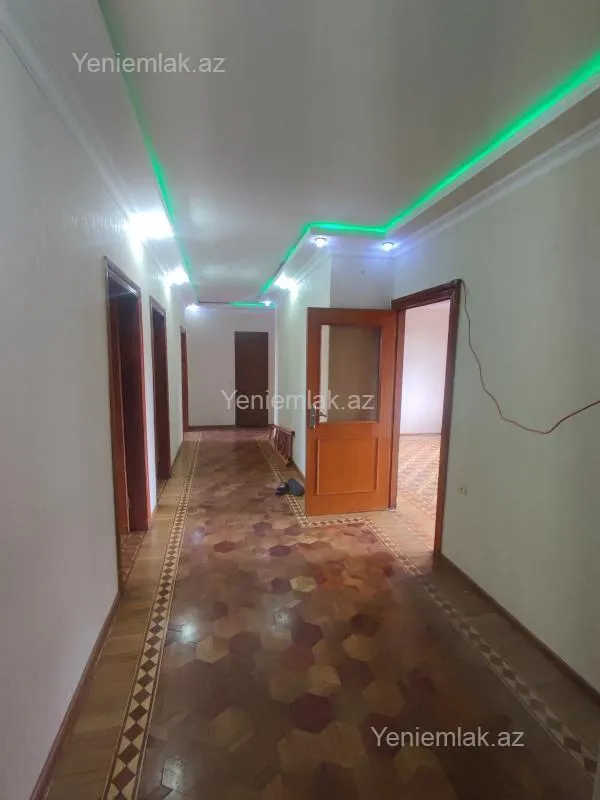 Satılır 5 otaqlı köhnə tikili 120 m²