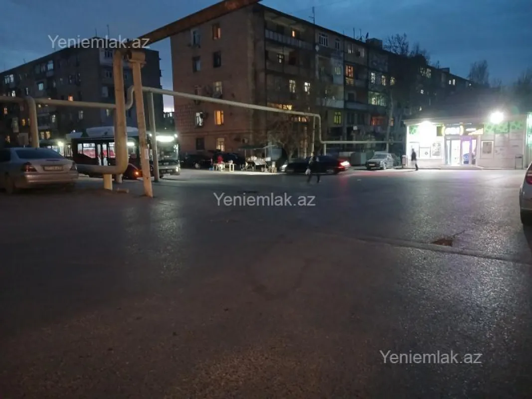 Satılır 3 otaqlı köhnə tikili 70 m²