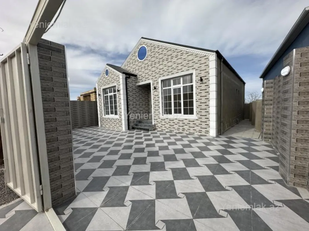 Satılır 4 otaqlı həyət evi 130 m²