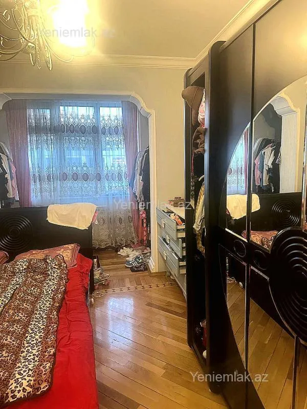 Satılır 5 otaqlı köhnə tikili 120 m²