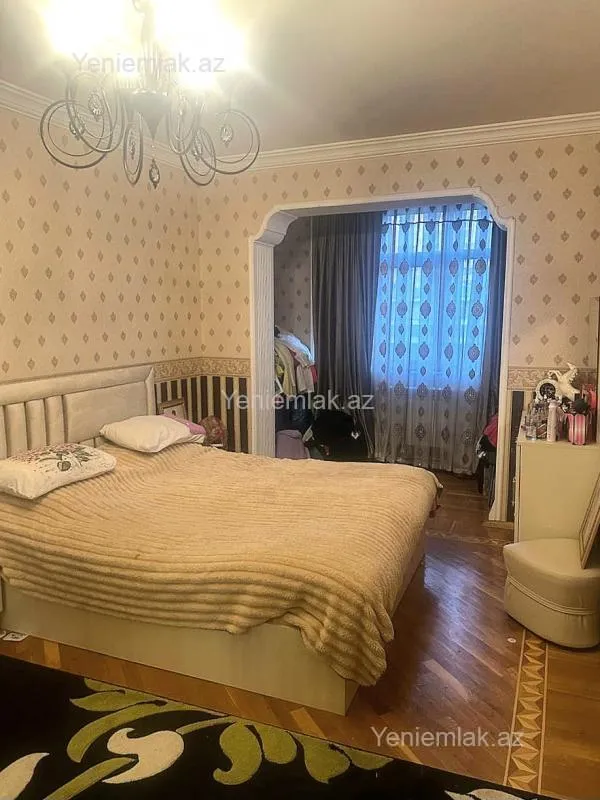Satılır 5 otaqlı köhnə tikili 120 m²