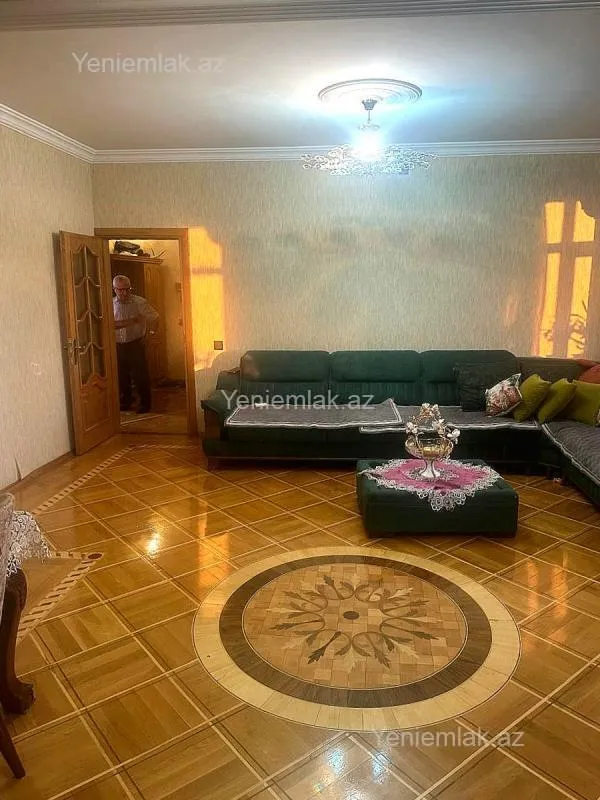 Satılır 5 otaqlı köhnə tikili 120 m²