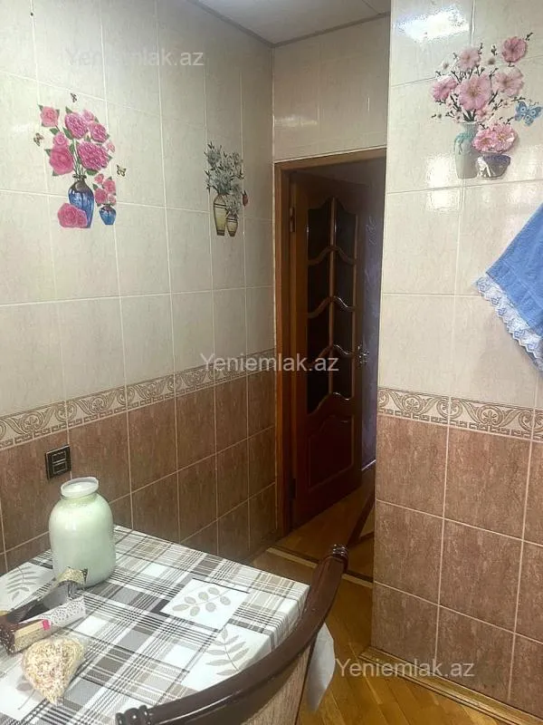 Satılır 5 otaqlı köhnə tikili 120 m²