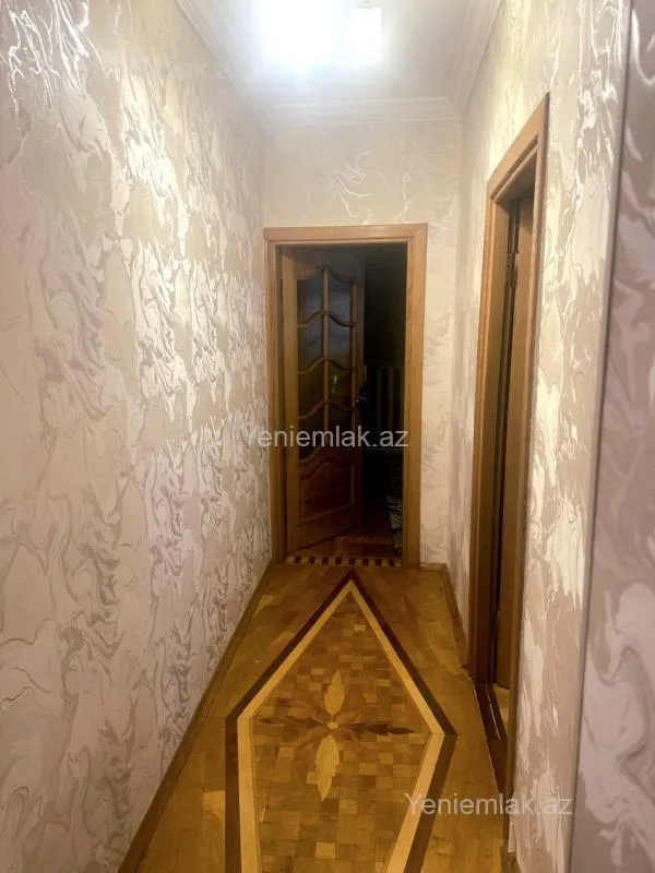 Satılır 5 otaqlı köhnə tikili 120 m²