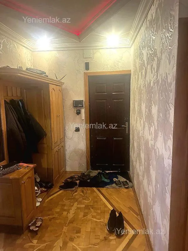 Satılır 5 otaqlı köhnə tikili 120 m²