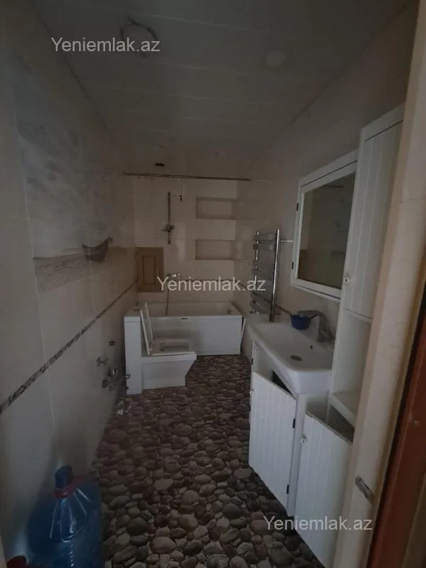 Satılır 3 otaqlı yeni tikili 79 m²