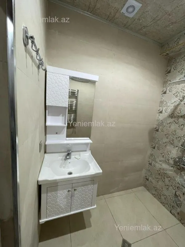 Satılır 3 otaqlı yeni tikili 74 m²