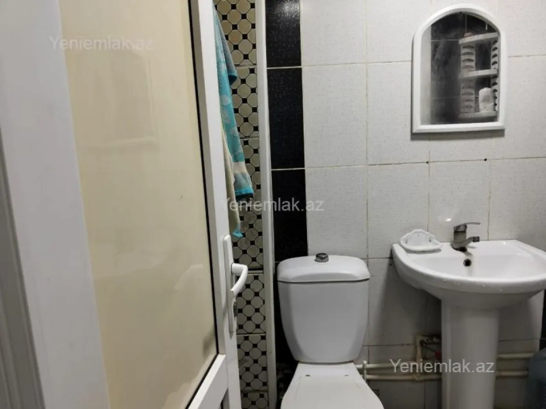 Satılır 1 otaqlı köhnə tikili 33 m²
