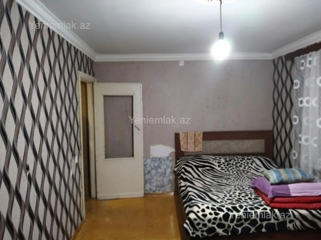 Satılır 1 otaqlı köhnə tikili 33 m²