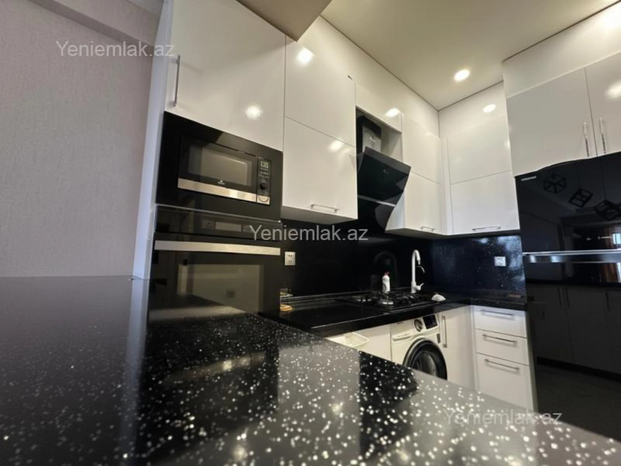 Satılır 3 otaqlı yeni tikili 65 m²