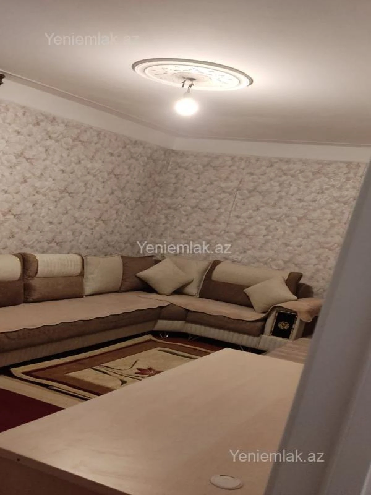 Satılır 2 otaqlı köhnə tikili 55 m²