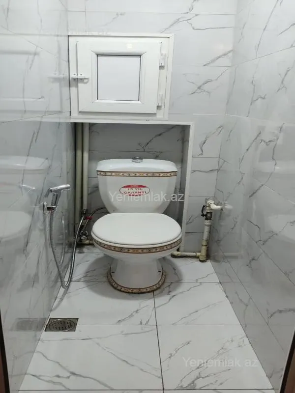 Satılır 2 otaqlı köhnə tikili 55 m²
