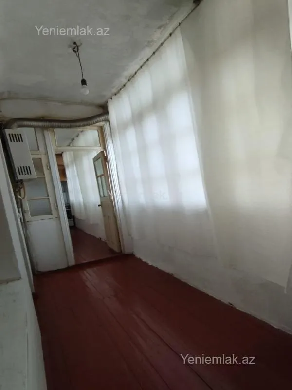 Satılır 2 otaqlı köhnə tikili 55 m²