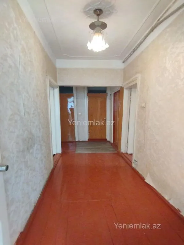 Satılır 2 otaqlı köhnə tikili 55 m²