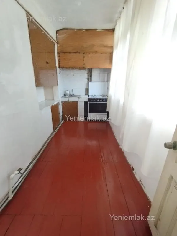 Satılır 2 otaqlı köhnə tikili 55 m²