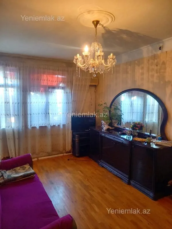 Satılır 2 otaqlı köhnə tikili 60 m²