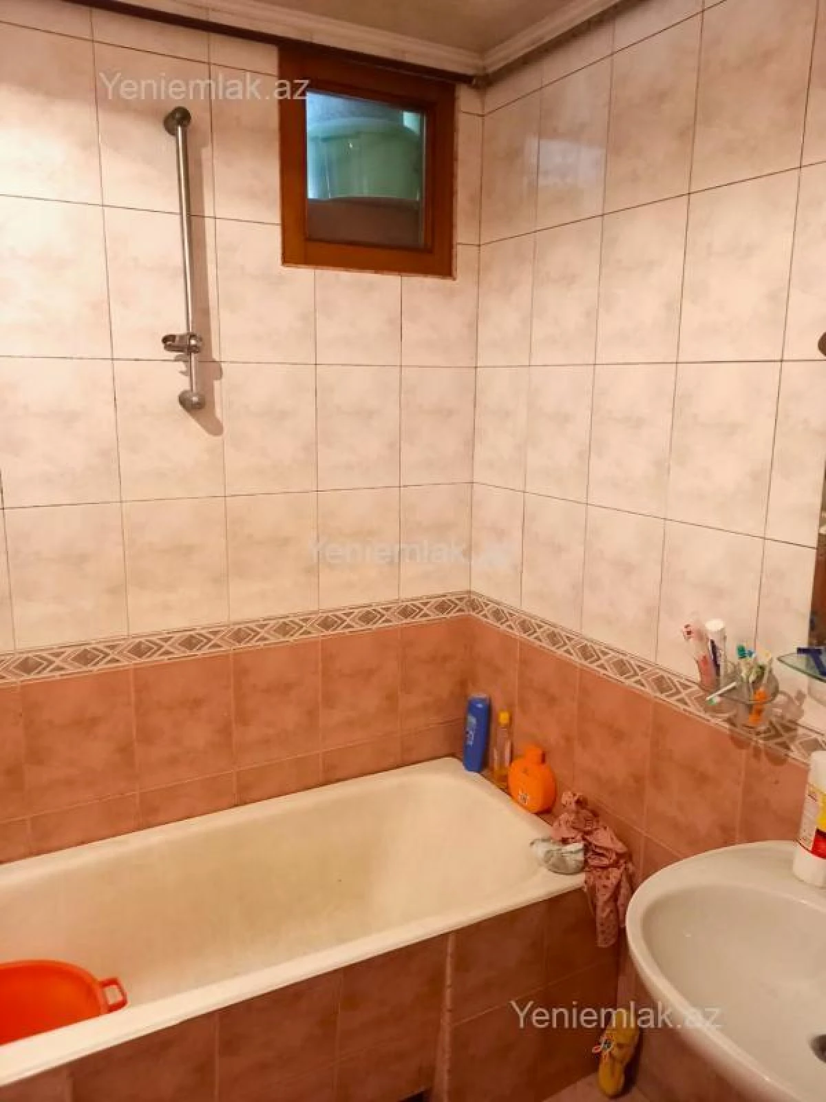 Satılır 2 otaqlı köhnə tikili 60 m²