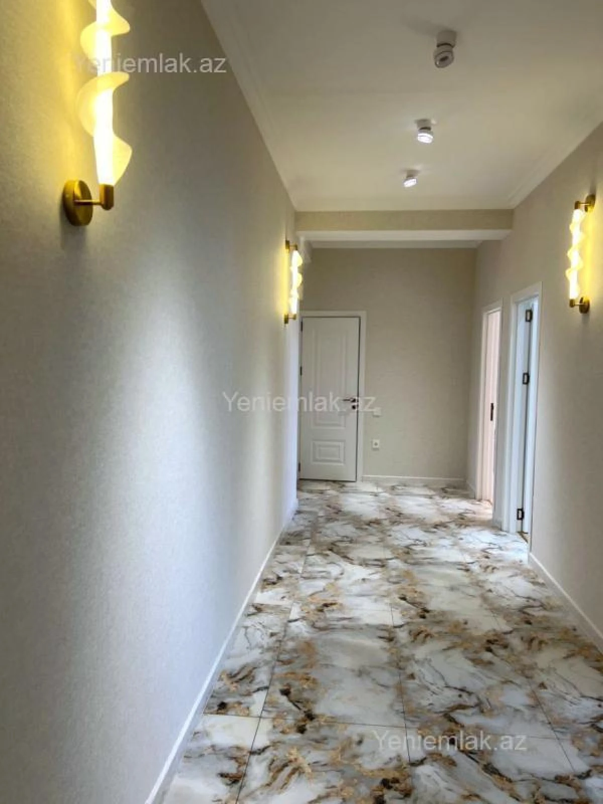 Satılır 3 otaqlı köhnə tikili 105 m²