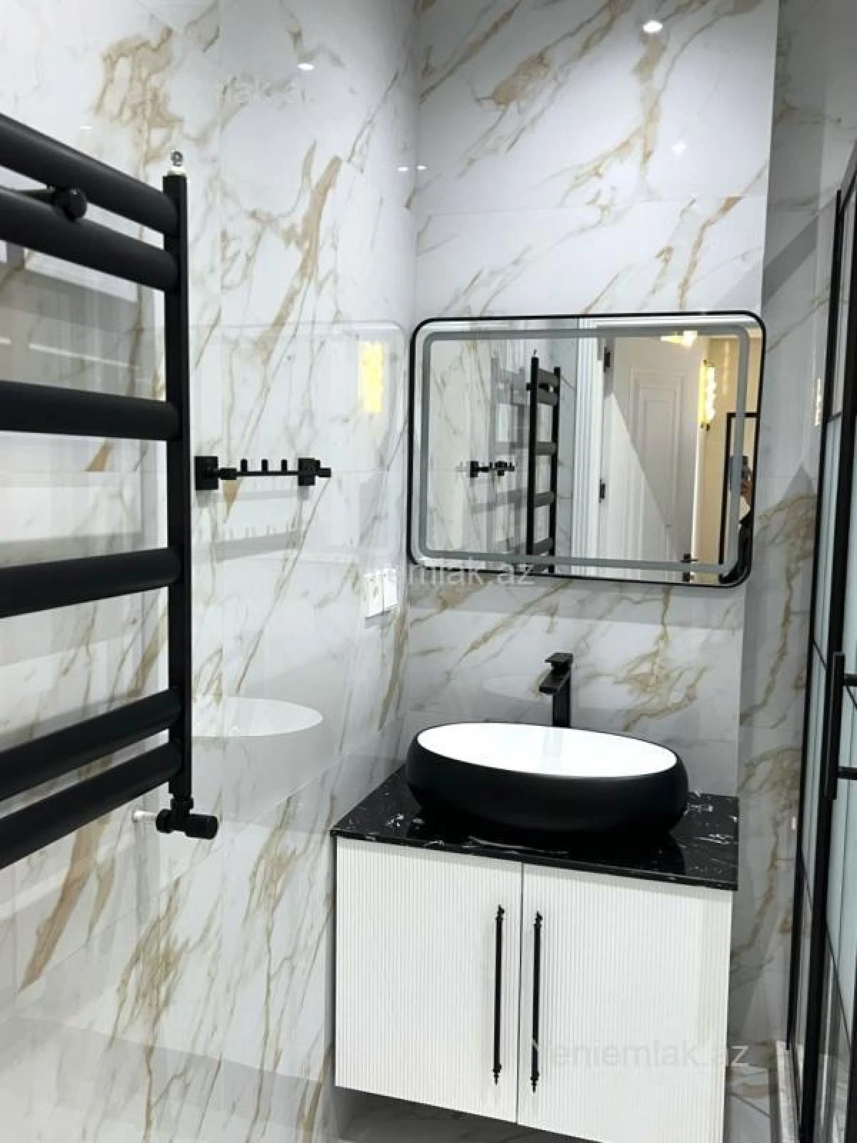 Satılır 3 otaqlı köhnə tikili 105 m²