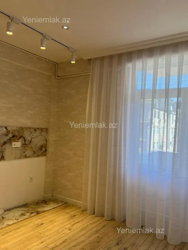 Satılır 3 otaqlı köhnə tikili 105 m²