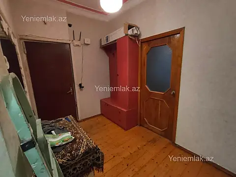 Satılır 3 otaqlı köhnə tikili 70 m²